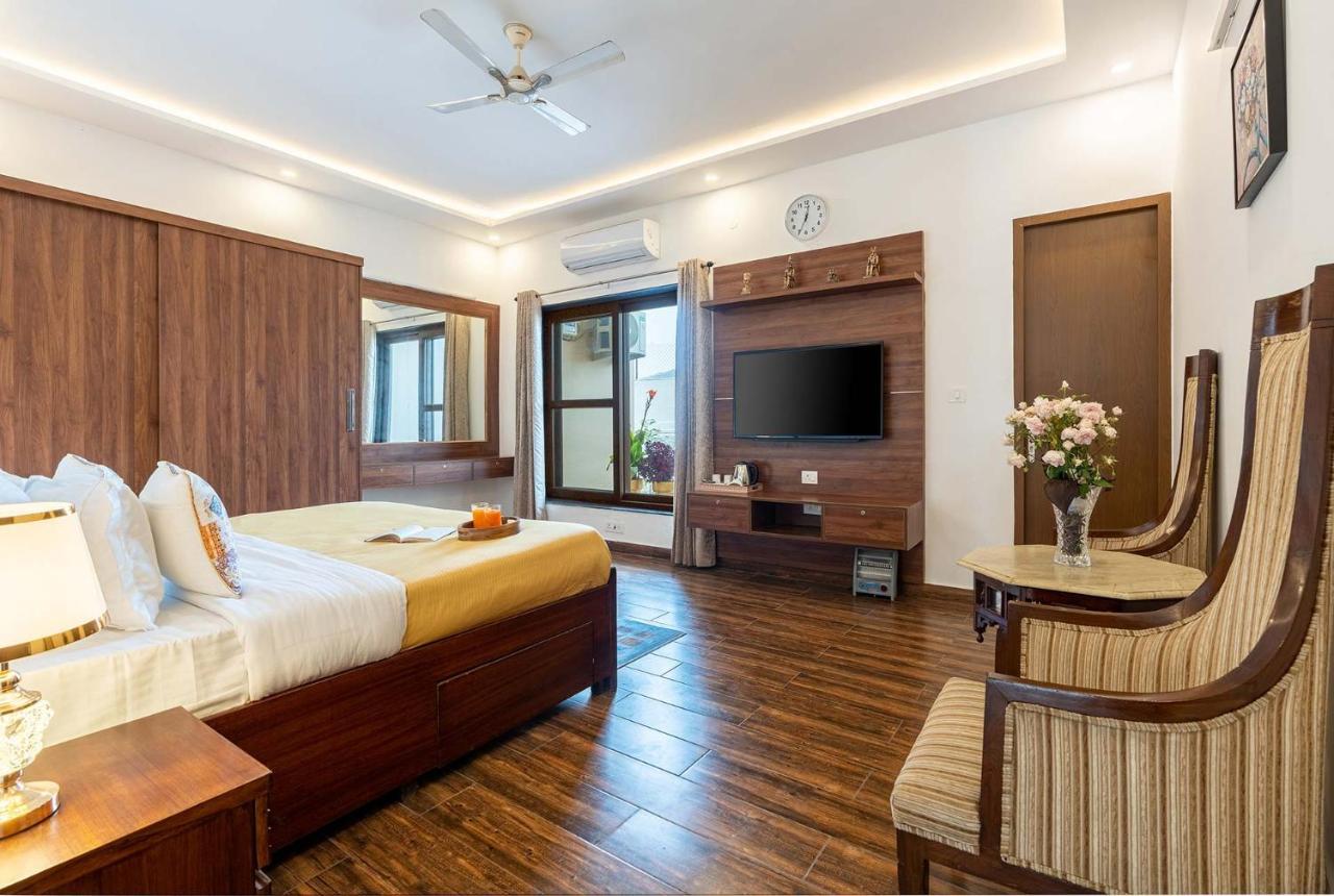 Brookvale Manor By Stayvista - Private Pool Haven With Endless Views & Indoor Fun Sohna Exteriör bild