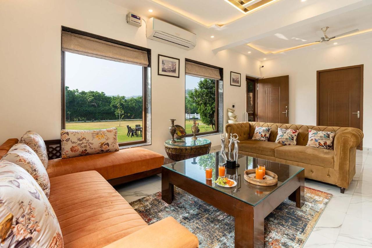 Brookvale Manor By Stayvista - Private Pool Haven With Endless Views & Indoor Fun Sohna Exteriör bild