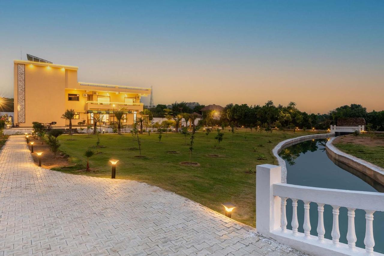 Brookvale Manor By Stayvista - Private Pool Haven With Endless Views & Indoor Fun Sohna Exteriör bild